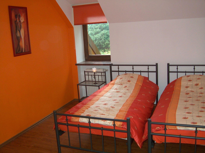 Bedroom 2, Holiday Home in Przesieka near Ski Slopes, Jelenia Góra