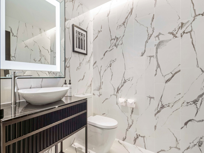 Bathroom 16