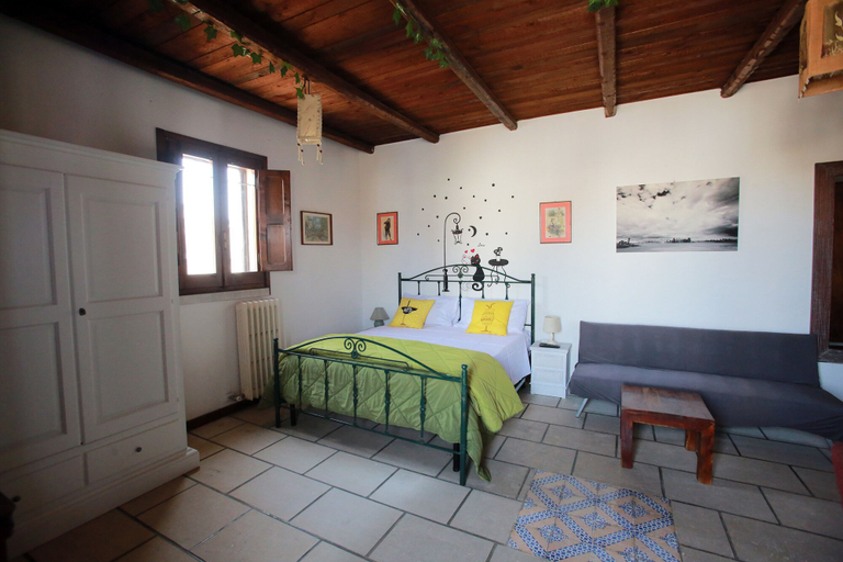 Bedroom 4, Palazzo Sambiasi, Lecce