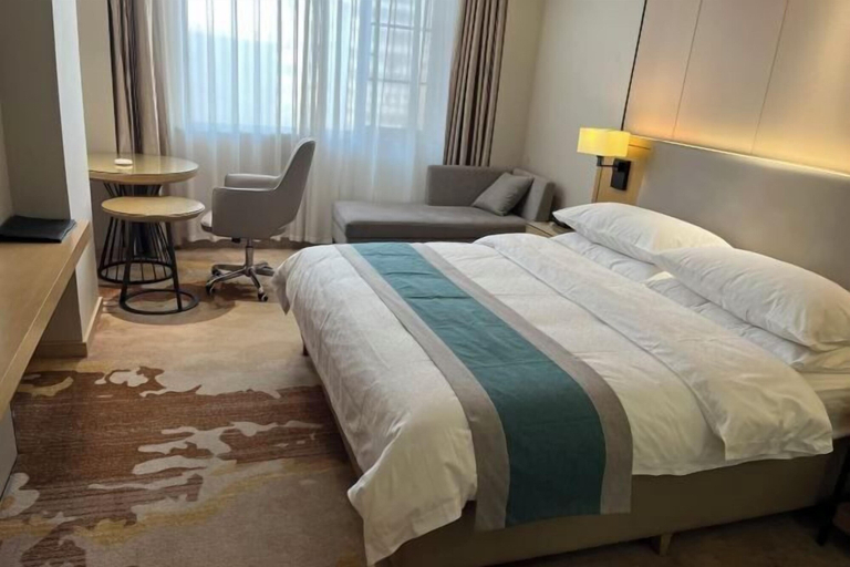 Bedroom 5, Yu Long Jin Hotel, Ezhou