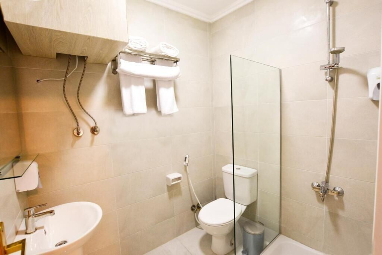Bathroom 4, Topview Pyramids And Museum, Al-Ahram