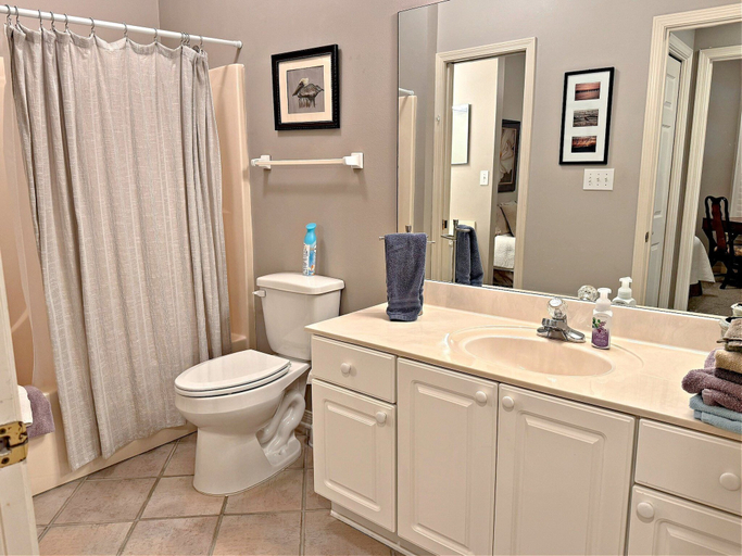 Bathroom, Sweet Tee at Cypress Point, Baldwin