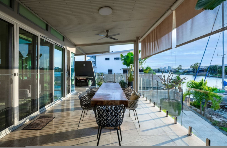 Room 2, Water-front Paradise Pool - BBQ - Balcony Dining, Darwin