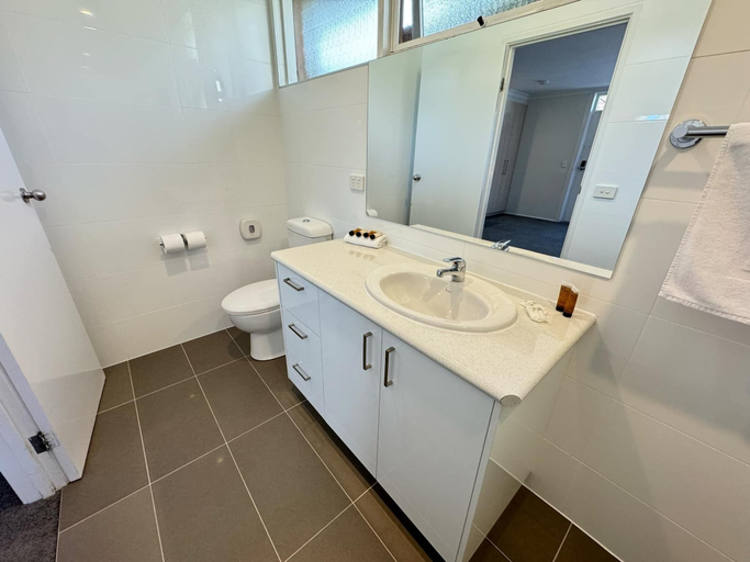 Bathroom 5, Kaloha Holiday Resort, Bass Coast - Phillip Is.