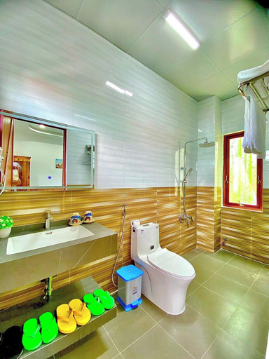 Bathroom 4, Sea-breeze homestay, Phan Thiết