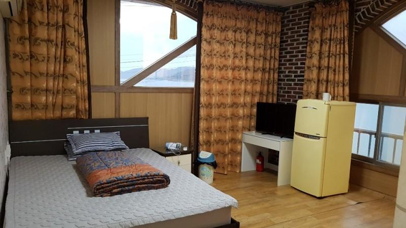 Bedroom 3, Geoje Gujora Town Pension, Geoje