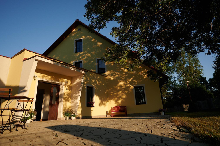 Others 5, Penzion Pocatky Sec, Chrudim