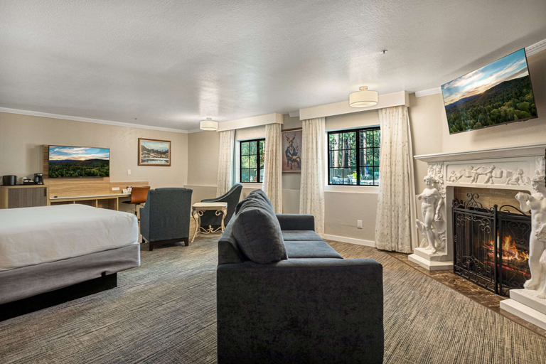 Bedroom 3, Chateau Big Bear Boutique Hotel, BW Signature Collection, San Bernardino