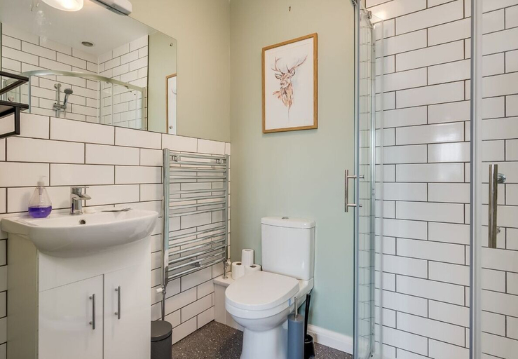 Bathroom 4, Central Belfast Apartments: Cromwell, Belfast