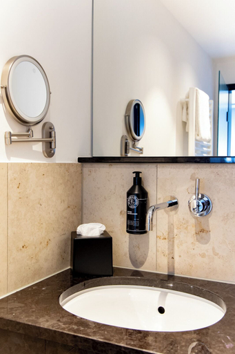 Bathroom 4, MUZE Hotel Dusseldorf - Handwritten Collection, Düsseldorf