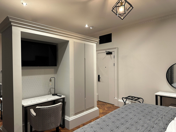 Bedroom 3, King Street Aparthotel, Stirling