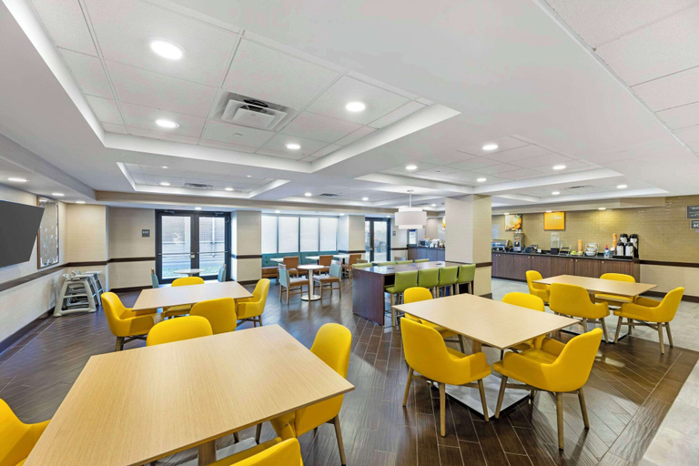 Food & Drinks 5, Comfort Inn & Suites Arlington Heights - Schaumburg, Cook