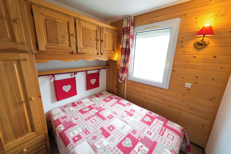 Bedroom 2, Terres de France - Résidence Les Silènes, Isère