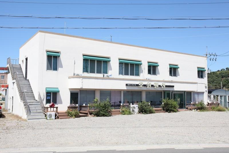 Others 2, Hwaseong Chowon Pension, Hwaseong