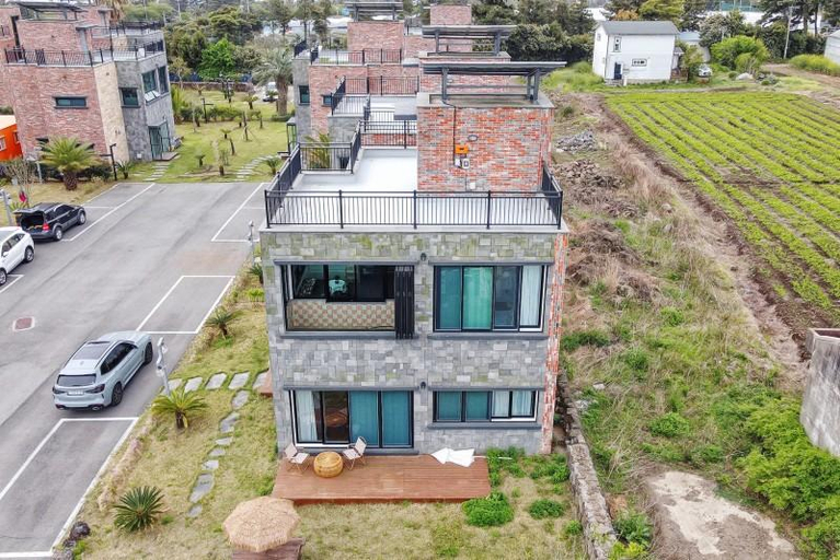 Others 5, Seogwipo Nuri House, Seogwipo