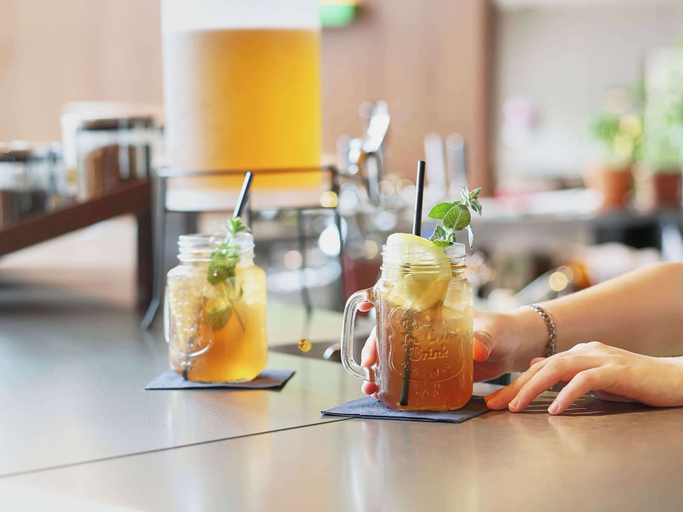 Food & Drinks 29