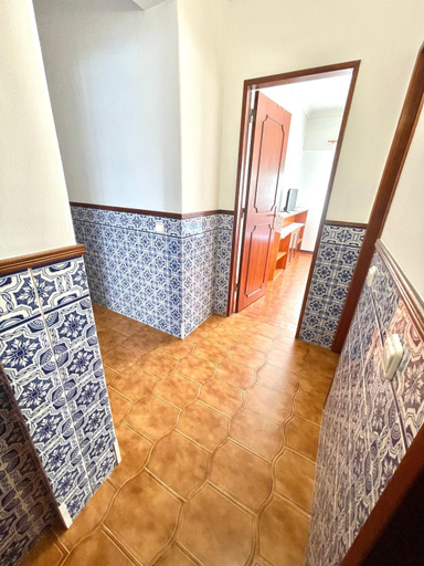 Others 4, Quarto de Casal Acolhedor, Almada
