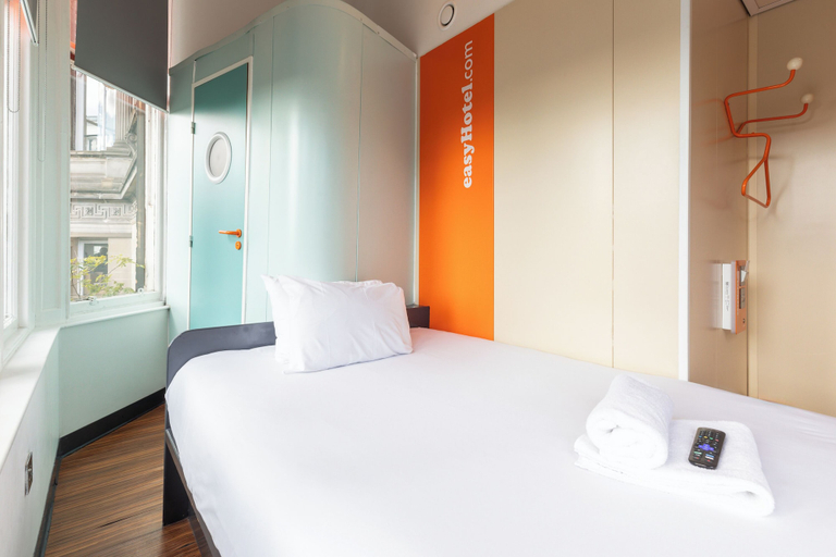 Bedroom 3, easyHotel Edinburgh, Edinburgh
