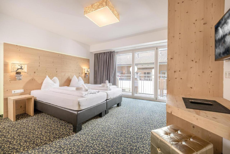 Others 3, Partyhouse HARAKIRI stay DIFFERENT 60 seconds to MOUNTAINS! Free PARKING! Self CHECK-IN, Schwaz