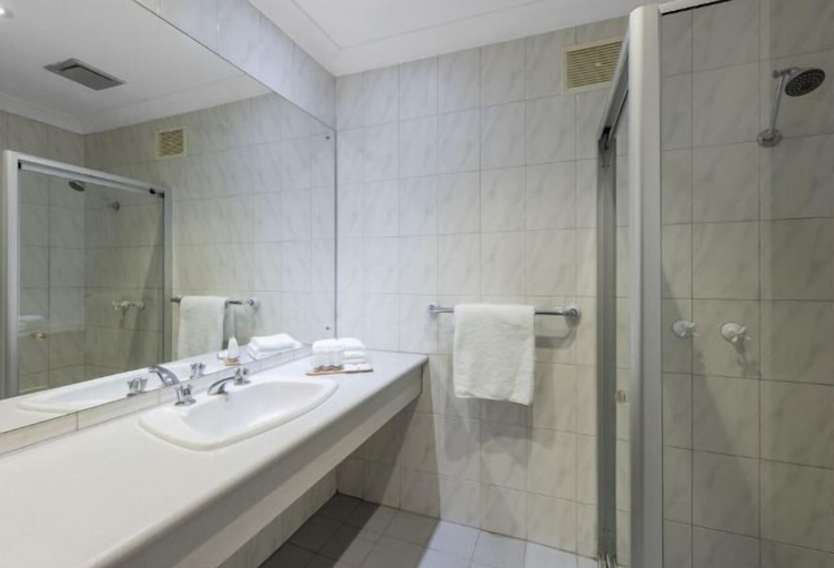 Bathroom 13