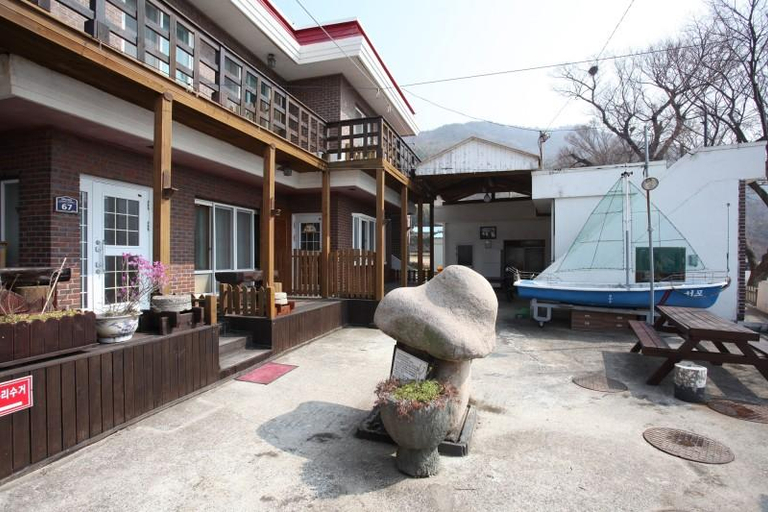 Others 1, Namhae Reference Eun Pension, Namhae