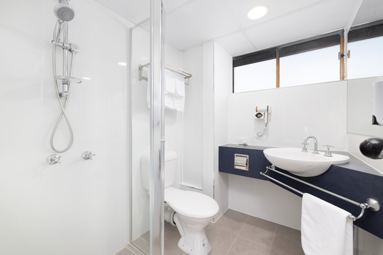 Bathroom 3, Asraport Motel, Hamilton