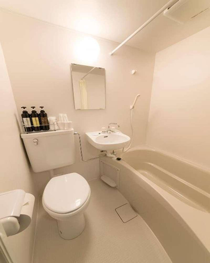 Bathroom 12