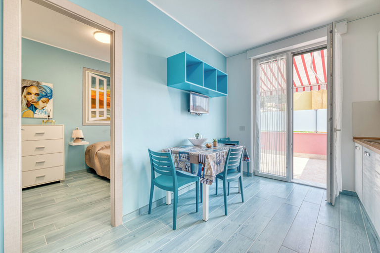 Others 1, Merlo E - town center & private parking, Savona