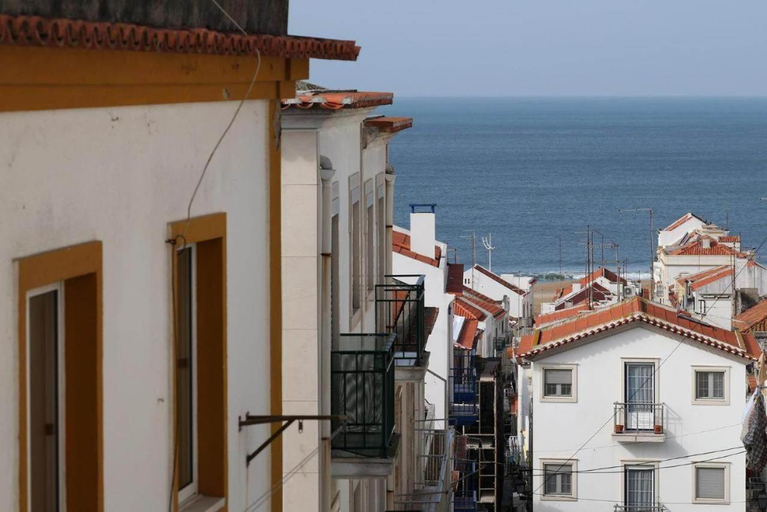 Others 3, GuestHouse Vitoria - Quarto com varanda e vista de mar, Nazaré