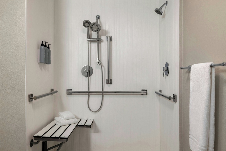 Bathroom 5, Courtyard by Marriott Atlanta Northlake, DeKalb