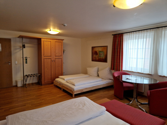 Bedroom 4, Landgasthof Krone, Neu-Ulm