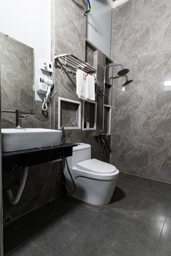 Bathroom 5, Truc Gia Trang, Thủy Nguyên
