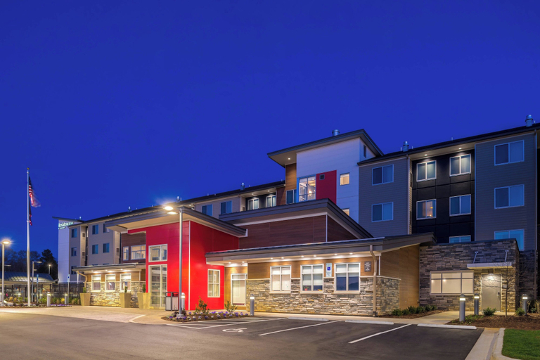 Exterior & Views