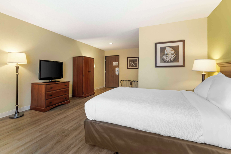 Bedroom 13