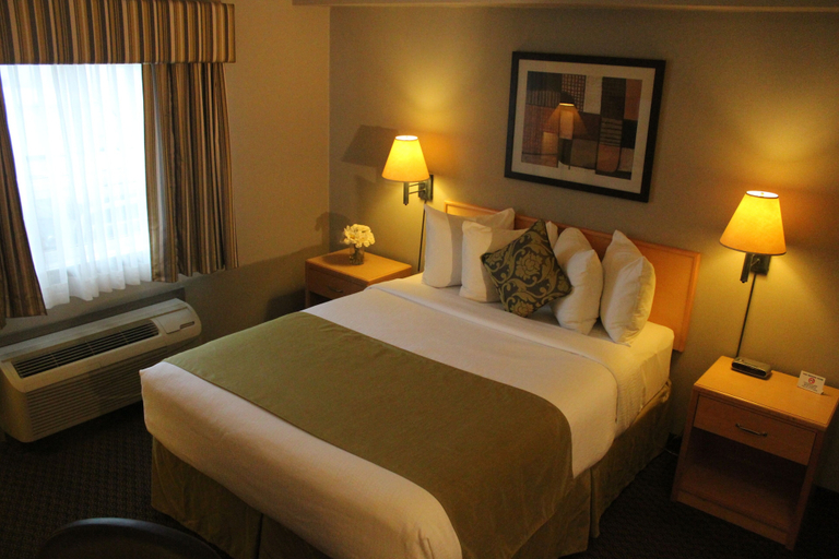 Bedroom 3, Travelodge by Wyndham Fort McMurray, Division No. 16