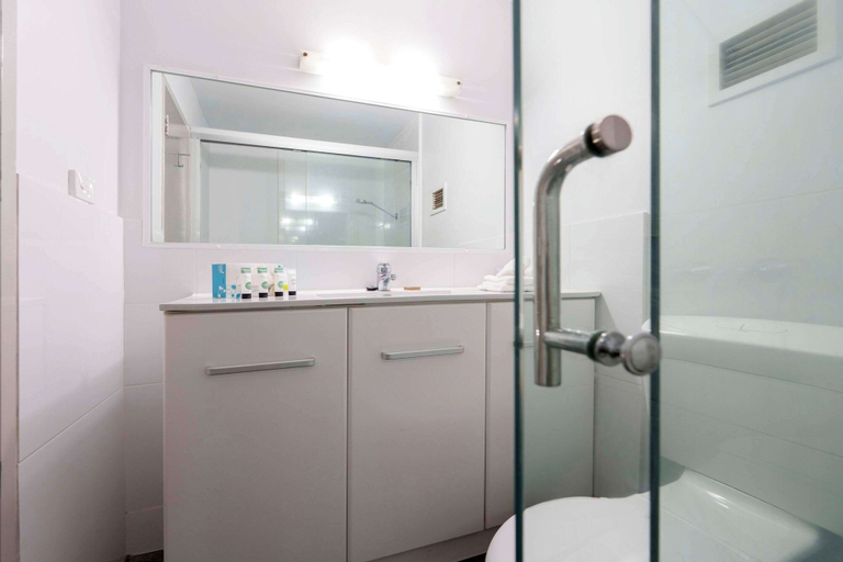 Bathroom 11