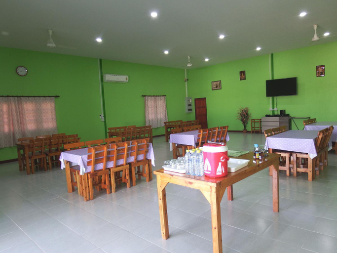Food & Drinks 3, Chao Phraya Home, Phayuha Khiri