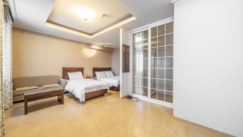 Bedroom 4, Sokcho Seorak Hill Hotel & Pension, Sokcho