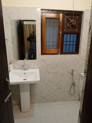 Bathroom 3, Hotel Moon Light Bhimtal, Nainital
