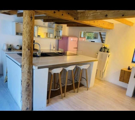 Others 3, Surf House dans quartier de Standing entre mer et vignes, Var