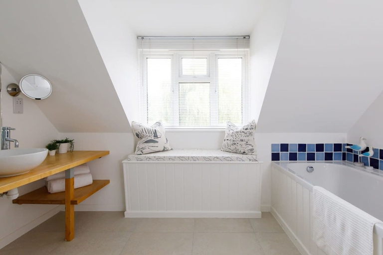 Bathroom 3, Secluded Rural Retreat Close to Beach - Sleeps 12, West Sussex
