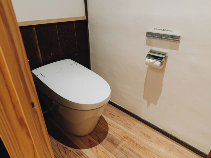 Bathroom 3, RITA Izumifumoto, Izumi