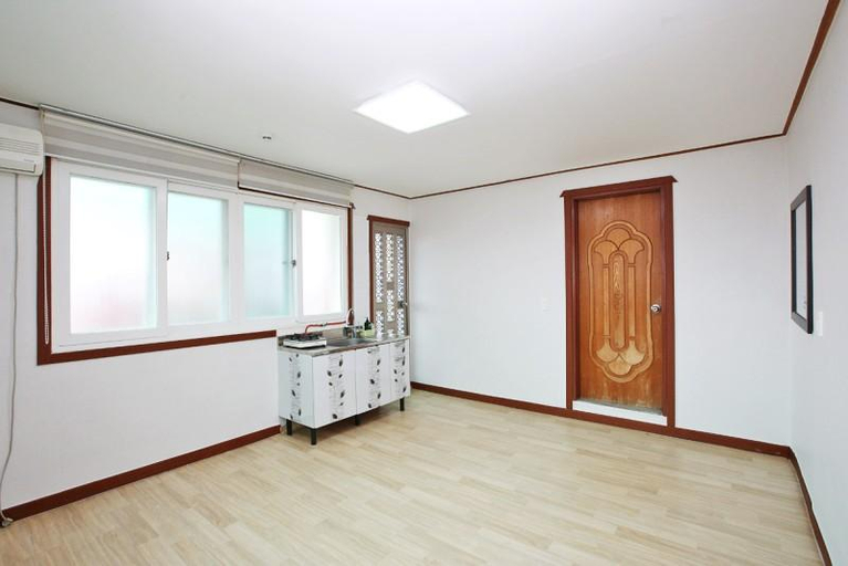 Others 2, Taean Mallipo Story Pension, Taean