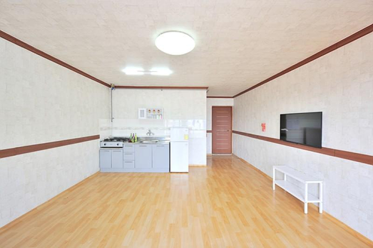 Others 4, Taean Beachville Pension, Taean