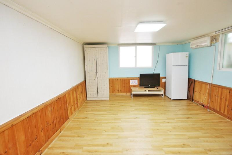 Others 5, Taean Mallipo Story Pension, Taean