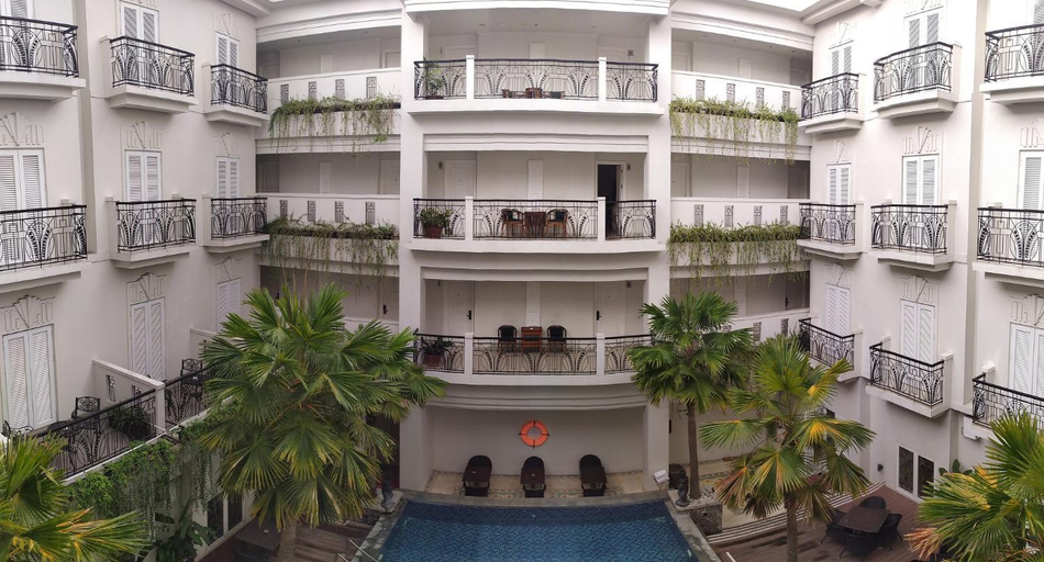 Exterior 8