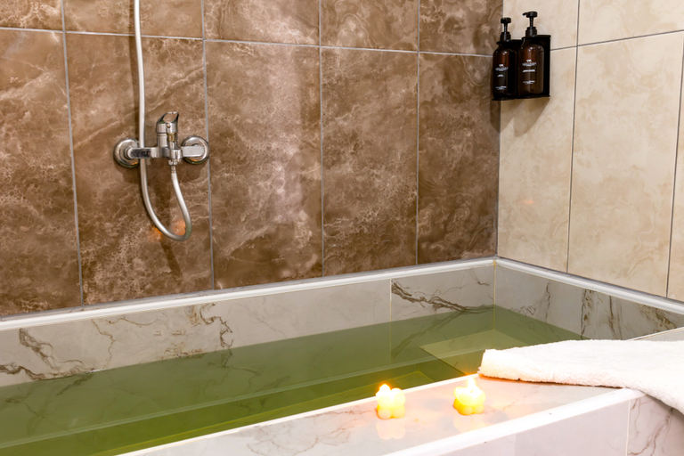 Bathroom 16