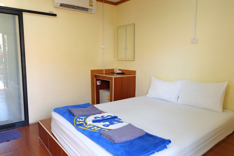 Bedroom 2, Phi Phi Sand Sea View Resort, Mueang Krabi