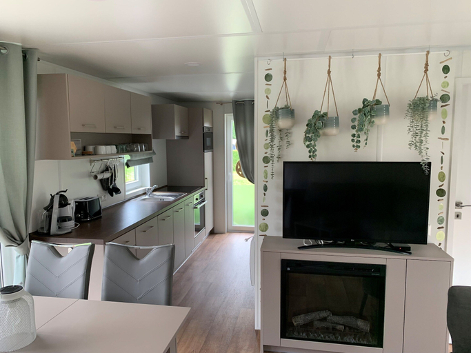 Others 2, Chalet in Domburg Near Dunes, Veere