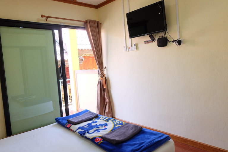 Bedroom 2, Phi Phi Sand Sea View Resort, Mueang Krabi